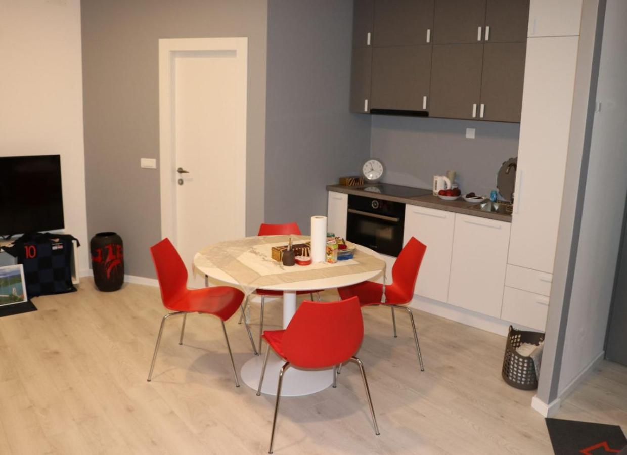 Apartman Gusar -Top Position, Close To The Center And The Beach, Fully Equipped Омиш Экстерьер фото